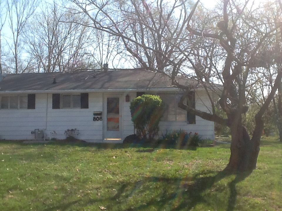2nd image of 808 Charles St