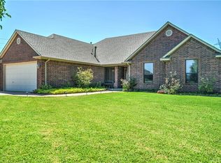 10501 Sundance Dr, Yukon, OK 73099