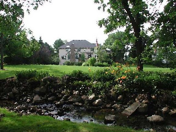 3rd image of 7 Moss Creek Ct