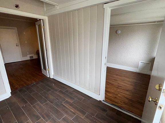 5th image of 2434 Warring St #23