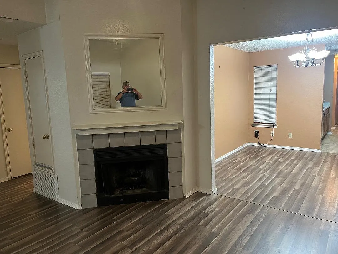 2 bed, 1041 sqft, $1,850 — Photo 4