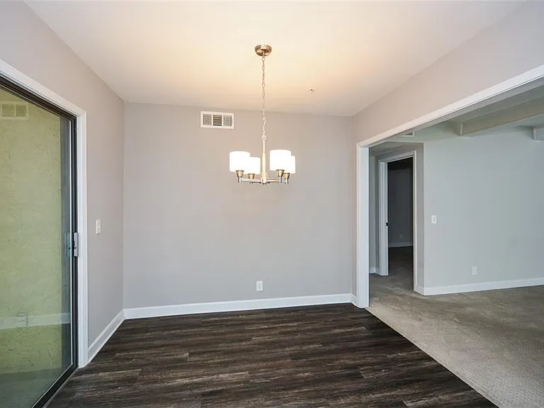 607 Lismore SE — Photo 13