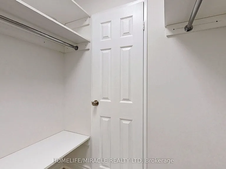 10 Tobermory Dr #1206 — Photo 24