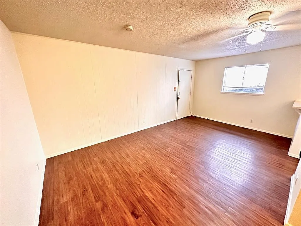 Building Photo - 4204 Speedway #105