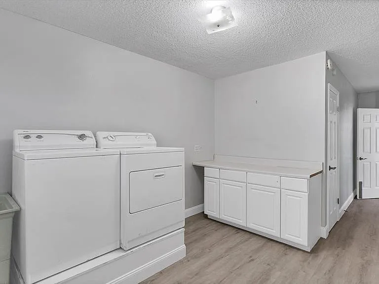 120 Sands Point Dr — Photo 49