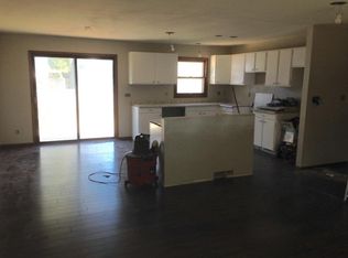 1413 Galaxie Dr, Hinton, IA 51024