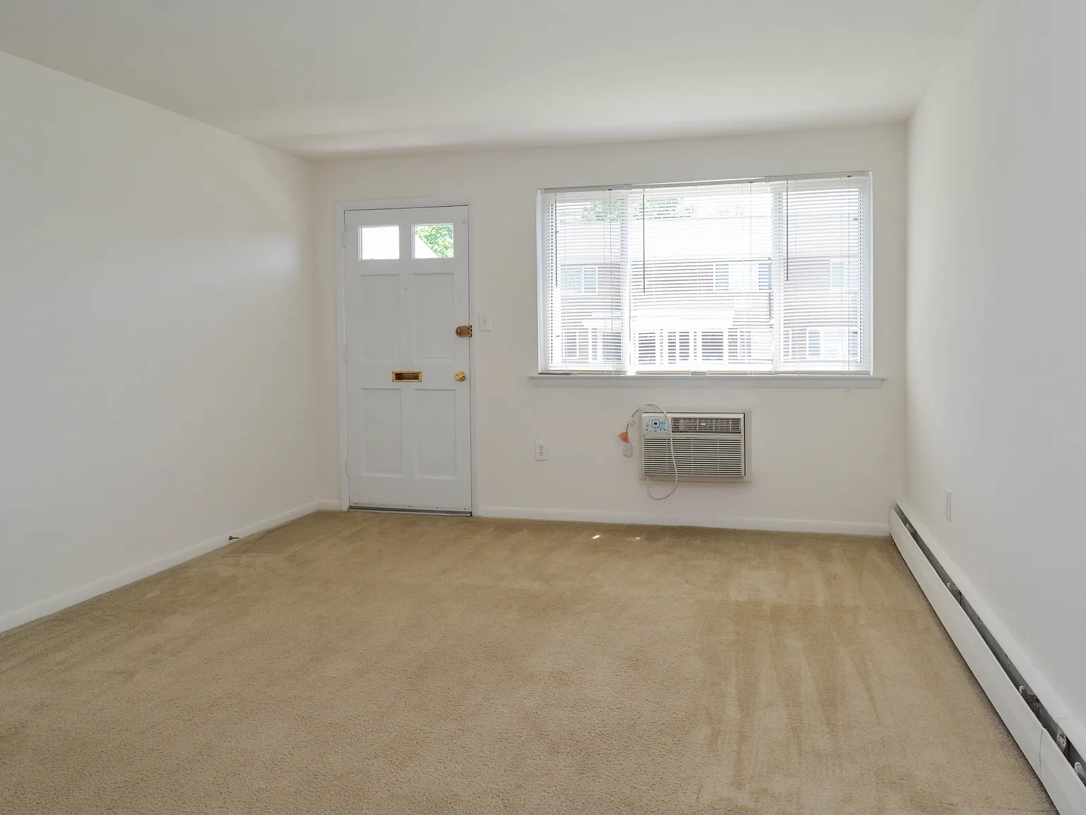 Concord Court Apartments — Photo 4