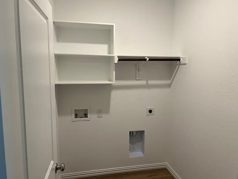 2517 Maplehurst Dr — Photo 12