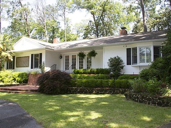 2nd image of 948 Valley Green Dr SW