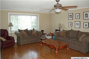 5th image of 3116 Lakewood Dr