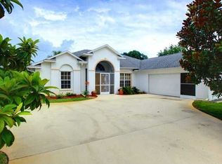 141 S Wimbrow Dr, Sebastian, FL 32958