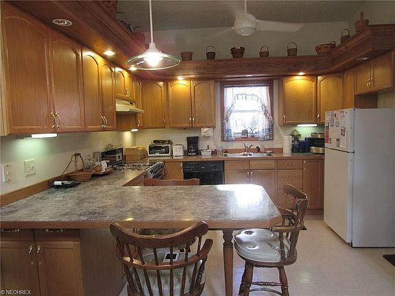5th image of 184 Oakwood Dr