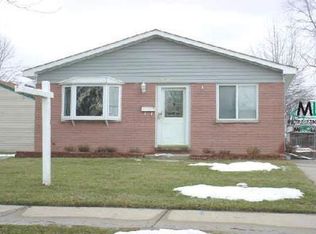 19181 E Illinois St, Roseville, MI