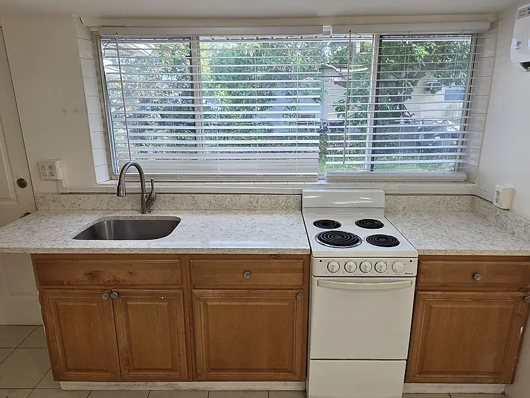 1101 N 58th Ave #3 — Photo 8
