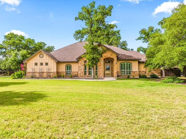 133 Copper Creek Dr, La Vernia, TX 78121