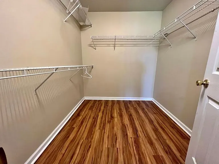 149 Southborough Ln — Photo 11