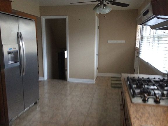 3rd image of 250 E 170th Pl