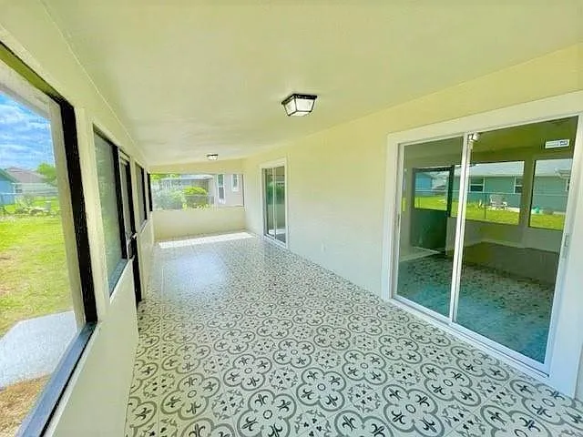705 Harland Ct — Photo 12