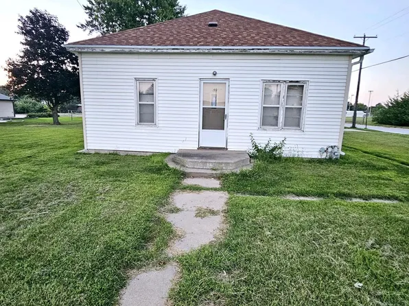 321 E Johnson St, Clay Center, NE 68933