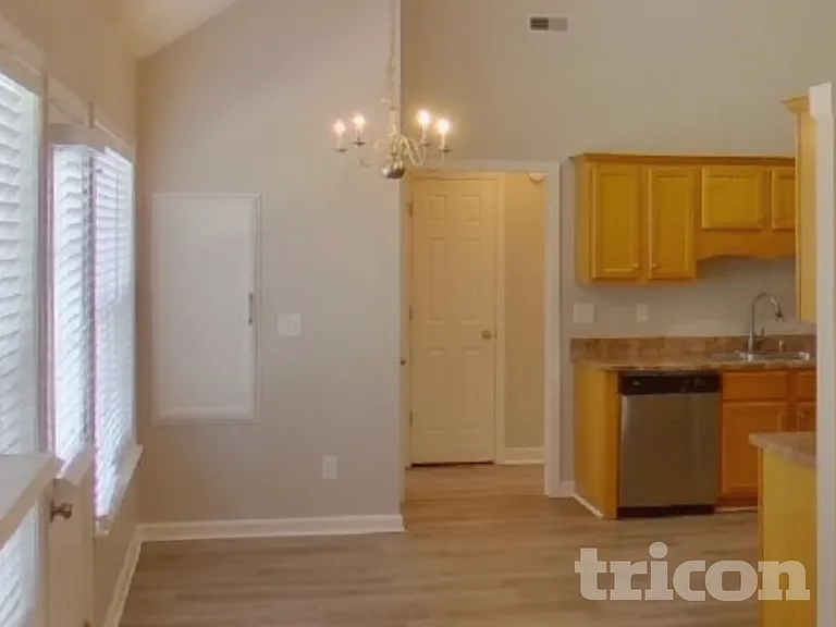 1024 Stratus Dr — Photo 7