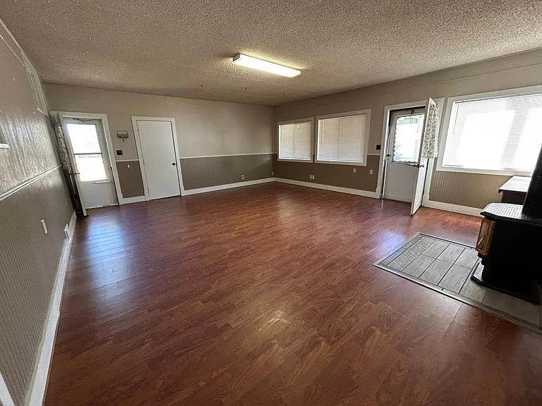 117 W Adams Ave — Photo 55