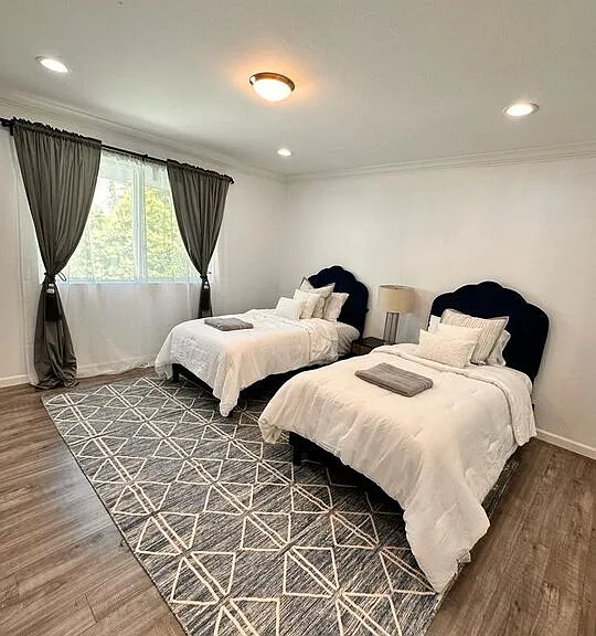 5757 Agnes Ave — Photo 6
