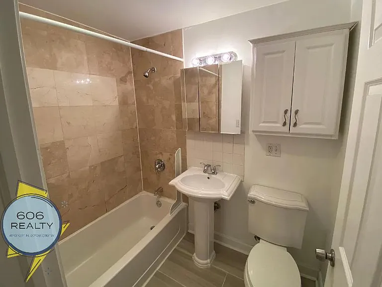 West Ridge Renovated Apts! — Photo 7