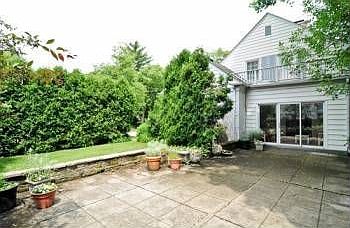 3rd image of 2043 Beechwood Ave