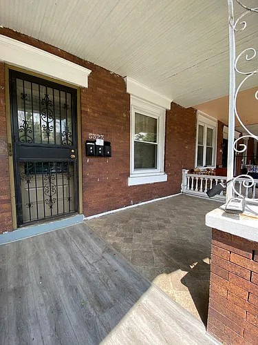 5323 Catharine St Photo 1