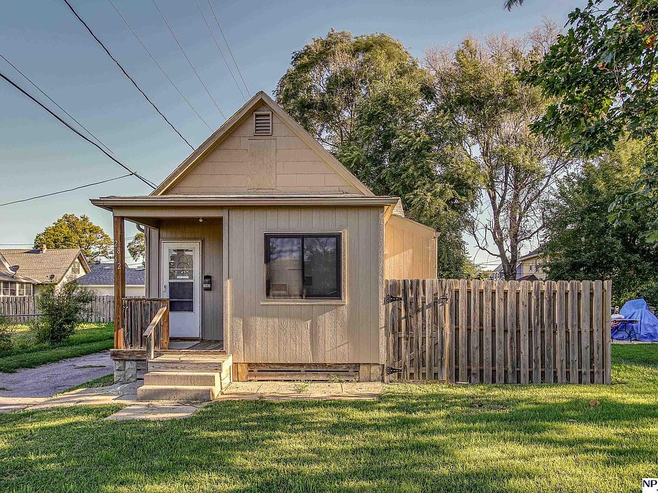 2nd image of 2862 Meredith Ave