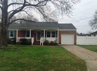 8 Wedgewood Dr N, Newport News, VA 23601