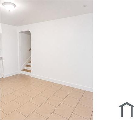 5th image of 2232 Annette St #1