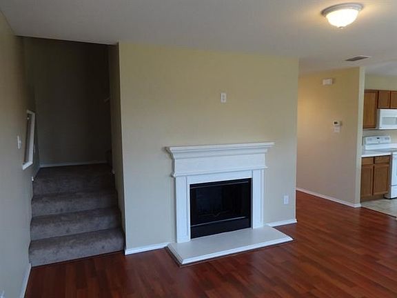 3rd image of 1316 Waterford Dr