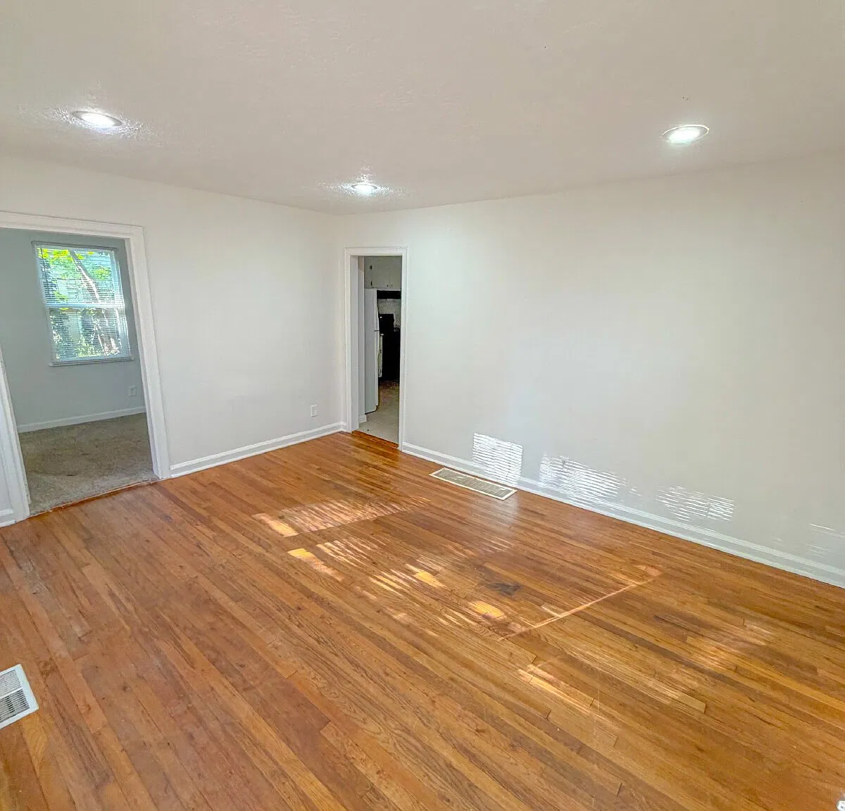 1817 Elaine Drive - 24A — Photo 4