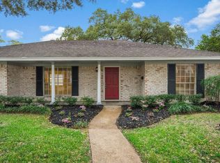 1050 Cottage Oak Ln, Houston, TX 77091