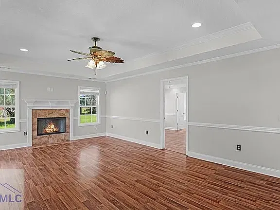 3 bed, 2043 sqft, $2,195 — Photo 3