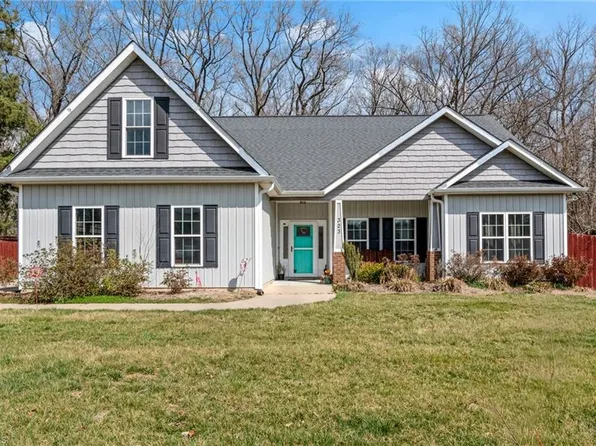 323 Wendover Dr, Salisbury, NC 28147