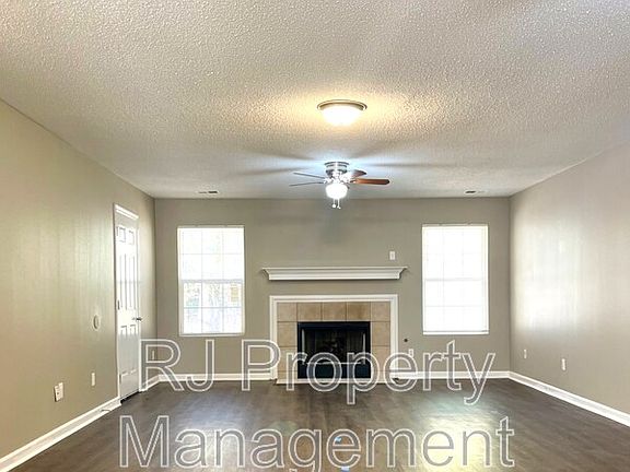 4th image of 4633 Northwood Hills Dr