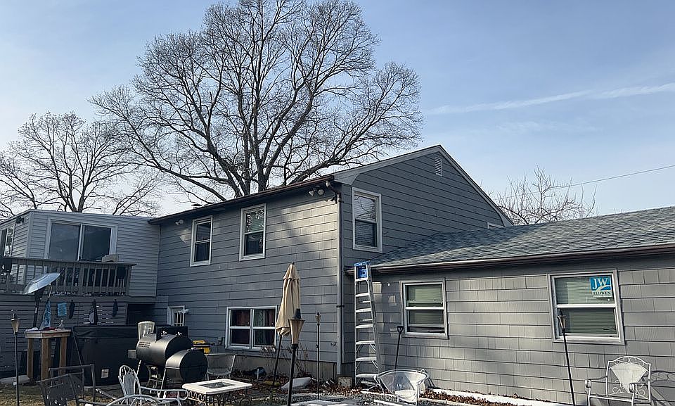 2nd image of 106 Wellington Ave