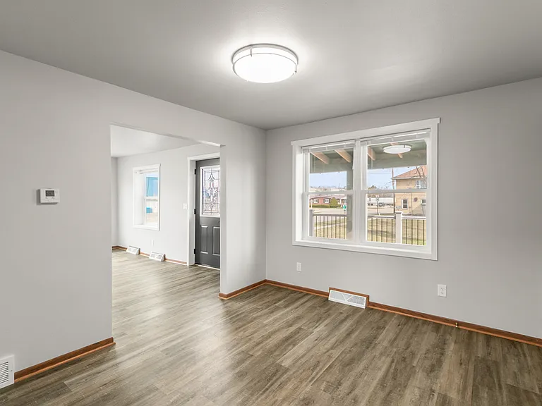 156 S Washington St — Photo 3