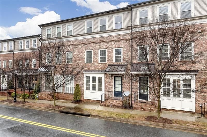 1st image of 193 Waterman St