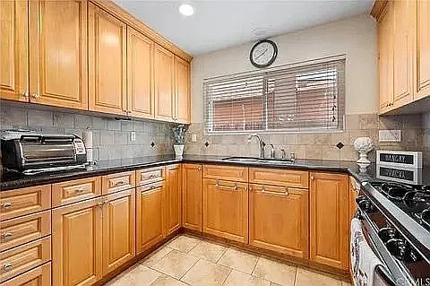 4411 Boston Way — Photo 10