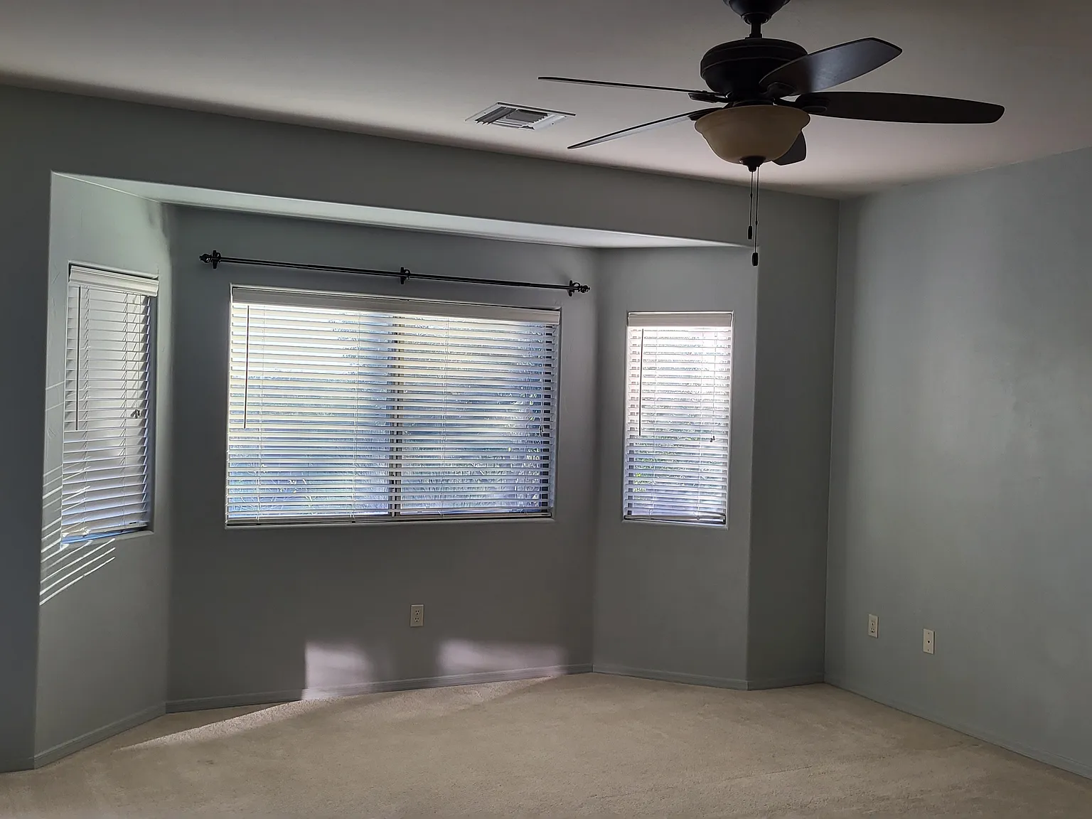 4 bed, 2194 sqft, $2,200 — Photo 2