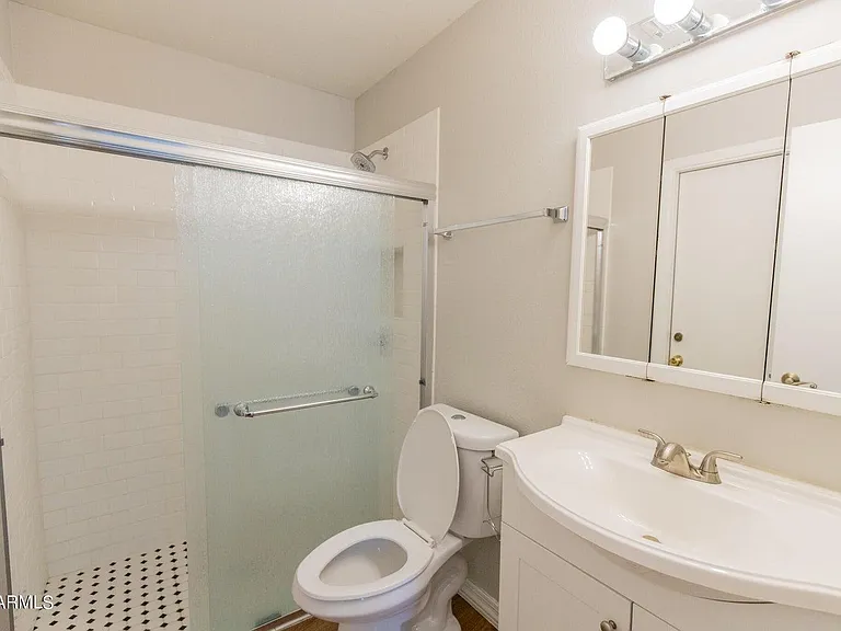 1504 E Palmcroft Dr — Photo 3