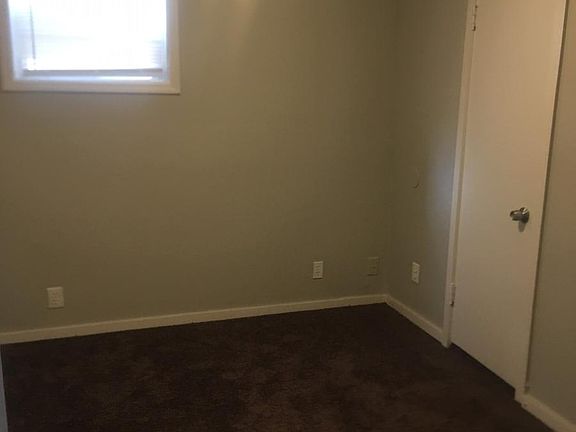 2nd image of 2727 Bank St
