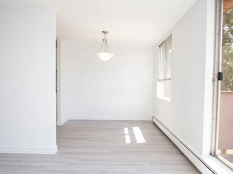 142 Woodside Ave — Photo 11