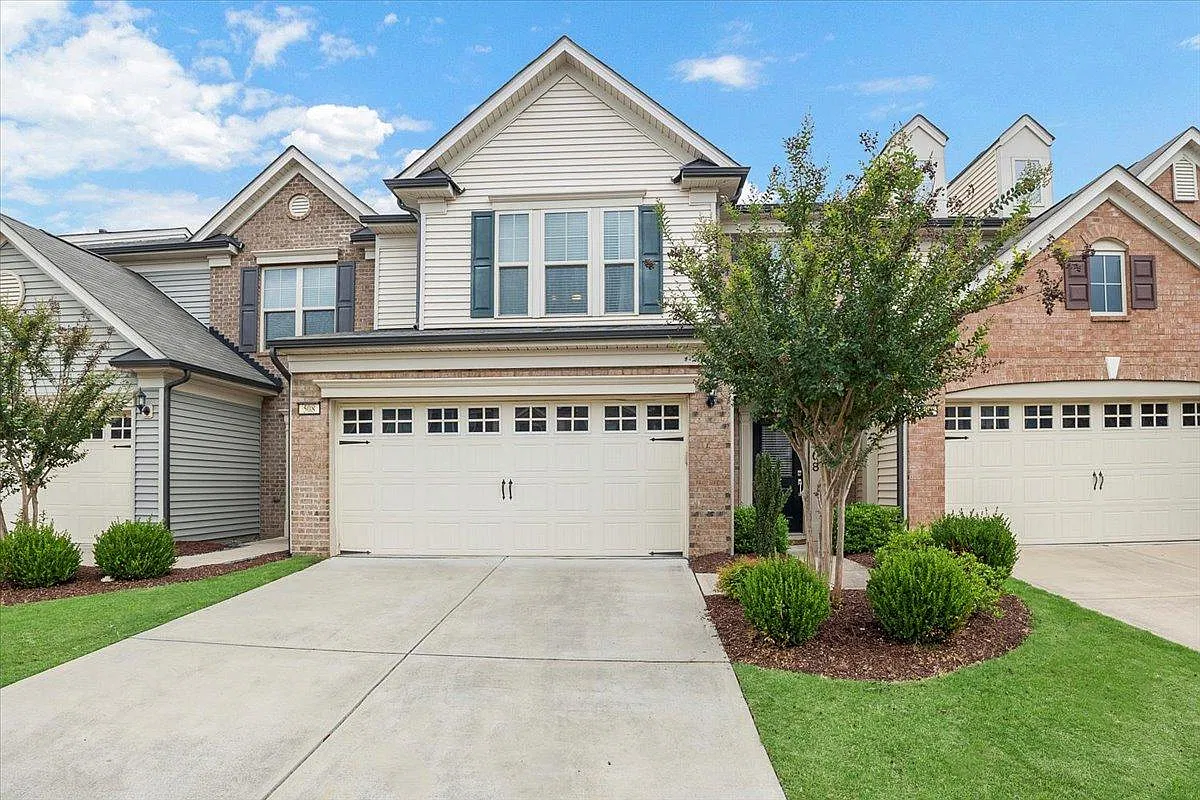 3 bed, 2.5 bath, 1750 sqft, $2,150 — Photo 1