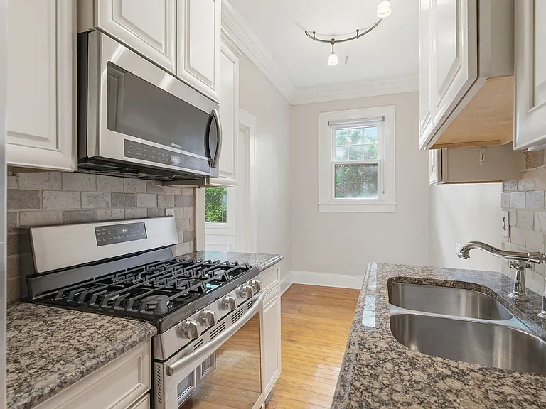 916 Bromley Rd #3 — Photo 7