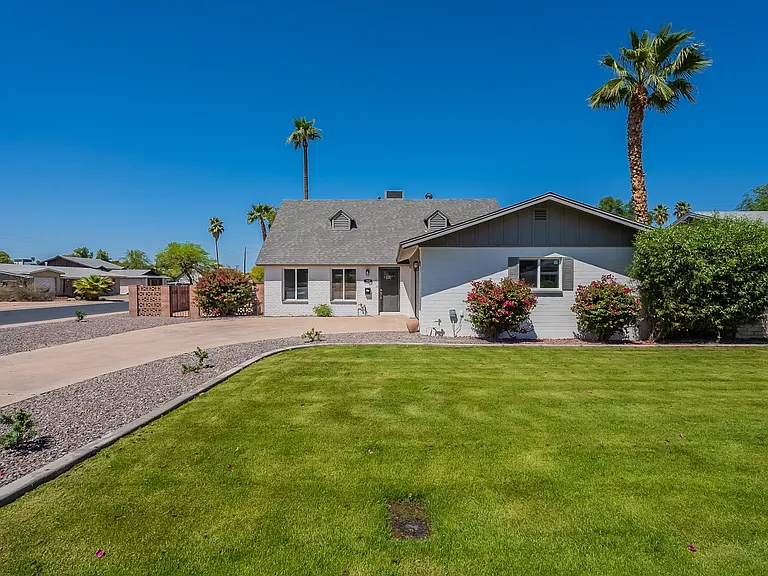 102 E Santa Cruz Dr — Photo 3