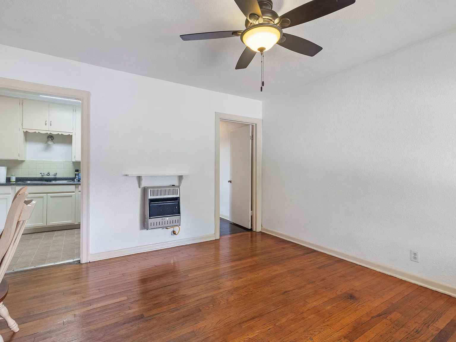 1 bed, 1228 sqft, $950 — Photo 4